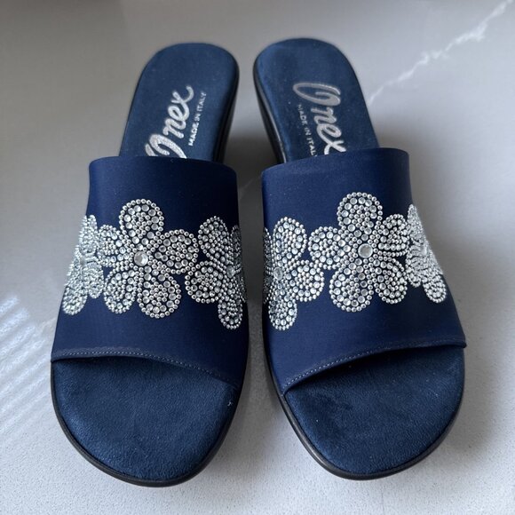 NEW IN BOX Onex Rory Sandals Size 8 Blue With Silver Rhinestones Slip On - Picture 2 of 10